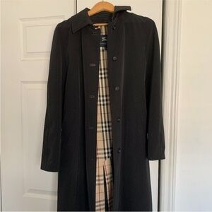 Authentic Burberry Trench Coat Size 8